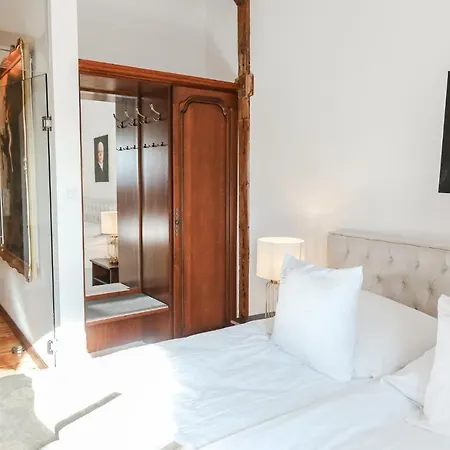 Red By Columbus Bed & Breakfast