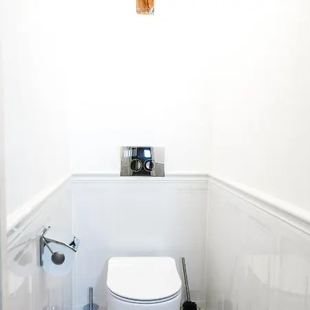 Red By Columbus Bed & Breakfast 4*