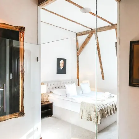 Red By Columbus Bed & Breakfast 4*