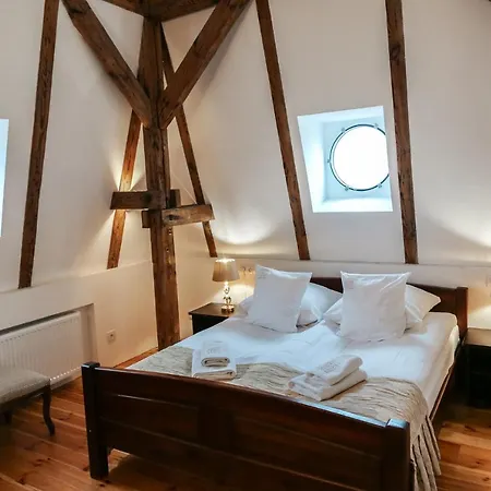 Red By Columbus Bed & Breakfast 4*