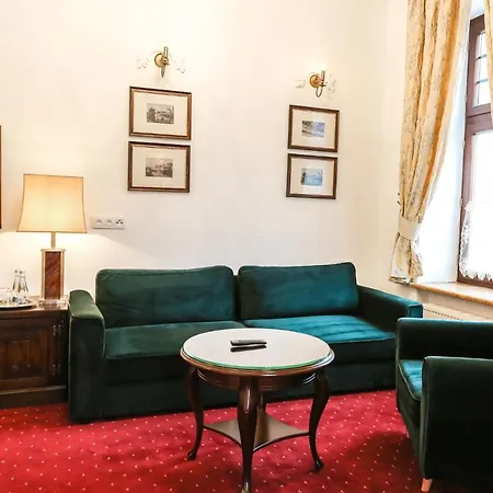 Red By Columbus Bed & Breakfast 4*