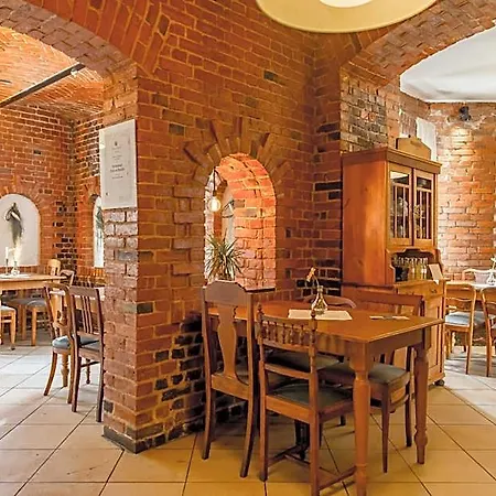Red By Columbus Bed & Breakfast 4*