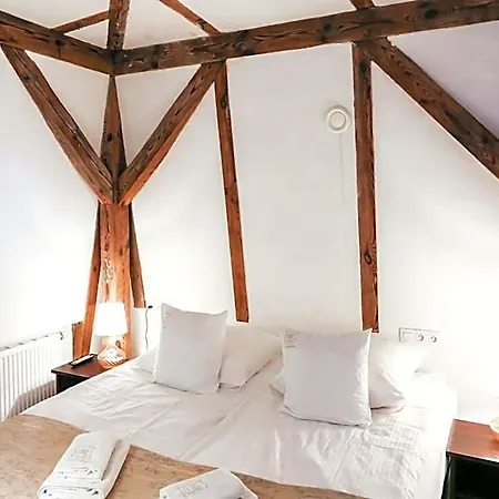 Red By Columbus Bed & Breakfast 4*