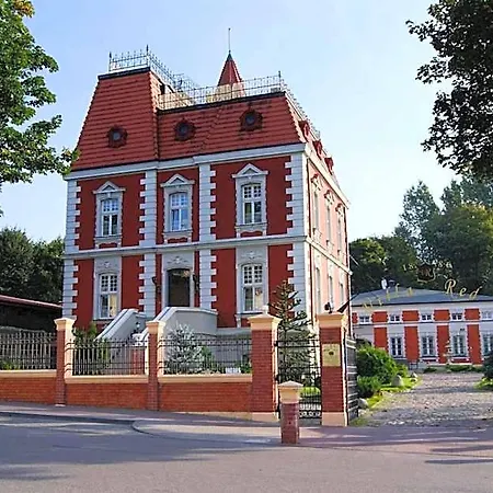 Red By Columbus Bed & Breakfast