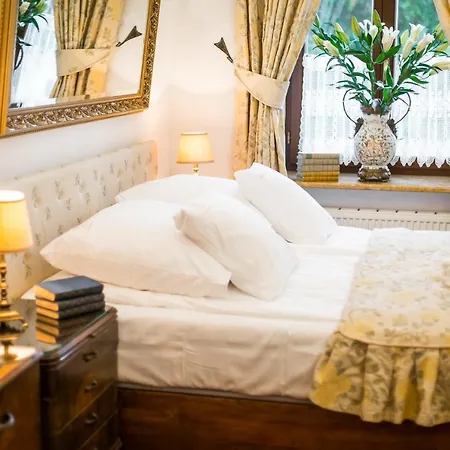 Red By Columbus Bed & Breakfast 4*